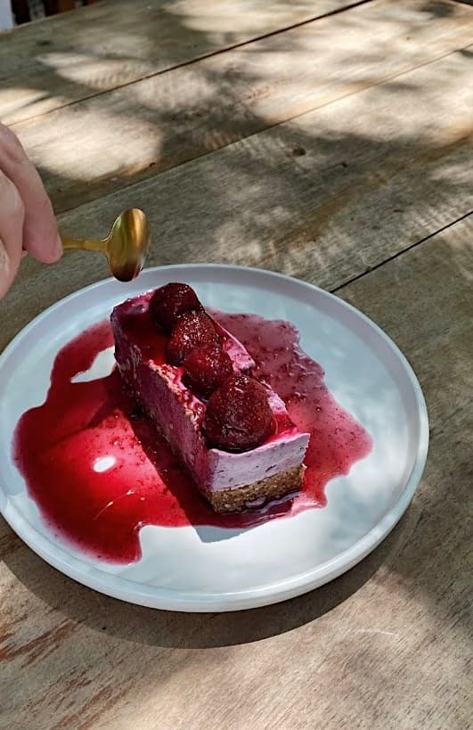 Strawberry Vegan Cake